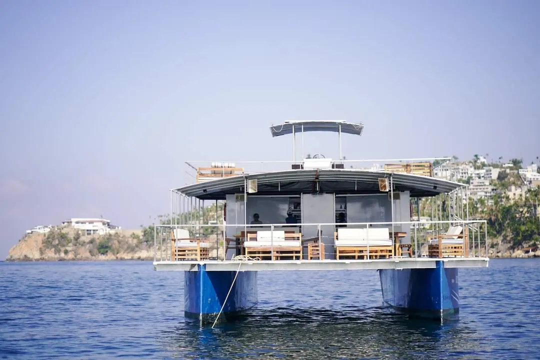Catamarán Destiny